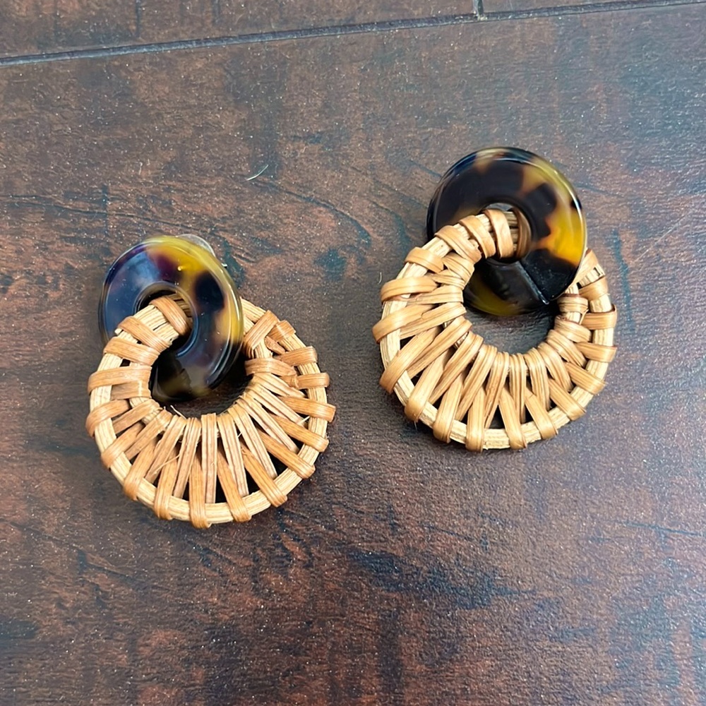 Tortoise Raffia Hooped Earrings